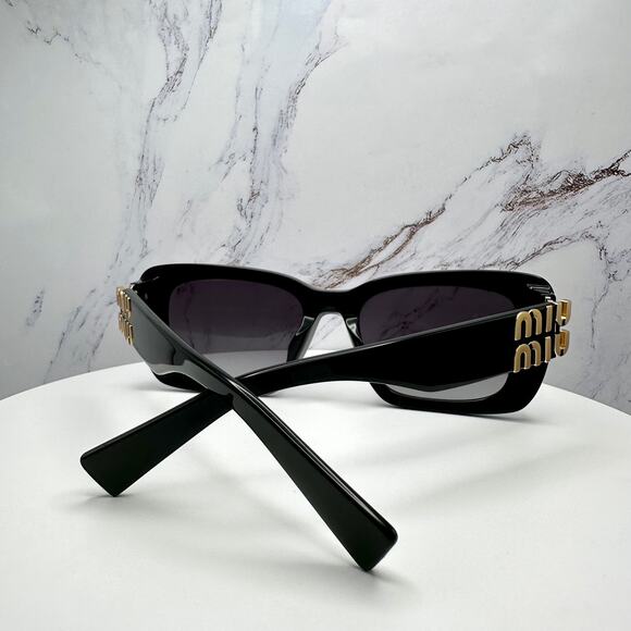 New MIU MIU Sunglasses - Picture 13 of 16